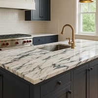 Plans de travail en marbre personnalisables de luxe, surfaces durables, résistantes à la chaleur et aux rayures pour îlot de cuisine