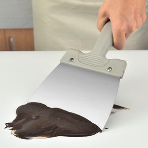 Spatule coupe-pâte en acier inoxydable Nouveau grattoir à chocolat pour la cuisson Chef Couteau Type Grattoir à crème - Product Image 6