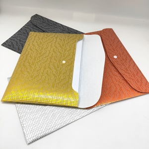 Regalo promocional, suministros escolares de oficina, <span class=keywords><strong>bolsa</strong></span> de archivo de sobre de plástico A4 de alta calidad brillante a la moda con botón a presión - Product Image 3