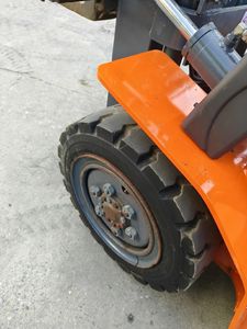 Carretillas elevadoras de segunda mano a la venta Hecha 30 Carretillas elevadoras montadas en ruedas Opción rentable - Product Image 3