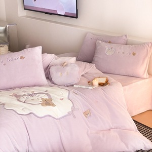 Copripiumino ricamato imbottito imbottito da 230g con toppa a cartone animato pieno opaco in stile viola lenzuola da letto Set da quattro pezzi <span class=keywords><strong>per</strong></span> bambini - Product Image 4