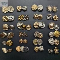 Kancing Logam Tahan Korosi Tekstur Bergelombang Kancing Jahit Modern untuk Pakaian Fashion Kelas Atas Mantel Jas Jaket