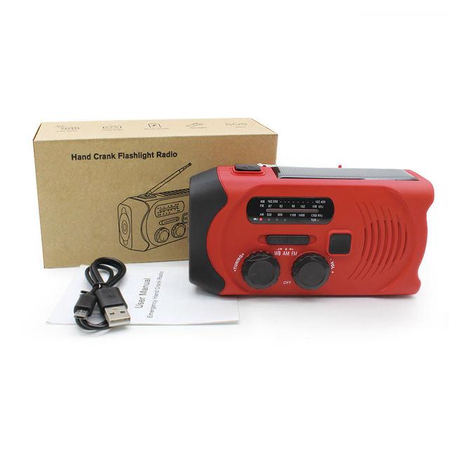 High Quality Outdoor Survival Flashlight with 3 Powerful LEDs Hand Crank Dynamo Made of Durable Plastic SOS Emergency System