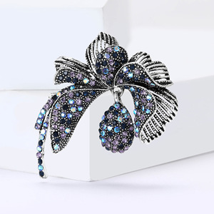 Broche de Flor Vintage com Strass para Trajes Casuais Unissex - Product Image 2