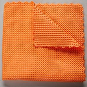 Paño de Limpieza para Autos de Microfibra Personalizado, Grueso, Tipo Waffle, de Felpa Coral, con Trenzado - Product Image 2