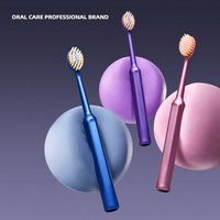 Lot familial de brosses à dents pour adultes à poils PBT pour un nettoyage en profondeur, lot de 5, tête ovale, brosses à dents pour la maison, soins bucco-dentaires