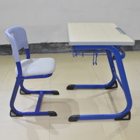 Ensemble bureau et chaise d'étude pour enfants, design durable en bois avec grand plateau pour l'école et la salle de classe