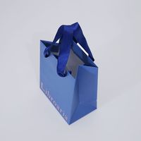 Sacs cadeaux en papier écologiques bleus de luxe avec logo personnalisé, poignées en ruban satiné, impression dorée pour la promotion, la vente au détail, les livres, les cosmétiques