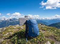 Mochila de Senderismo Impermeable de 24L, Resistente al Desgarro, de Nailon, para Actividades al Aire Libre, con Cinturón de Cadera Acolchado y Panel Trasero Ventilado