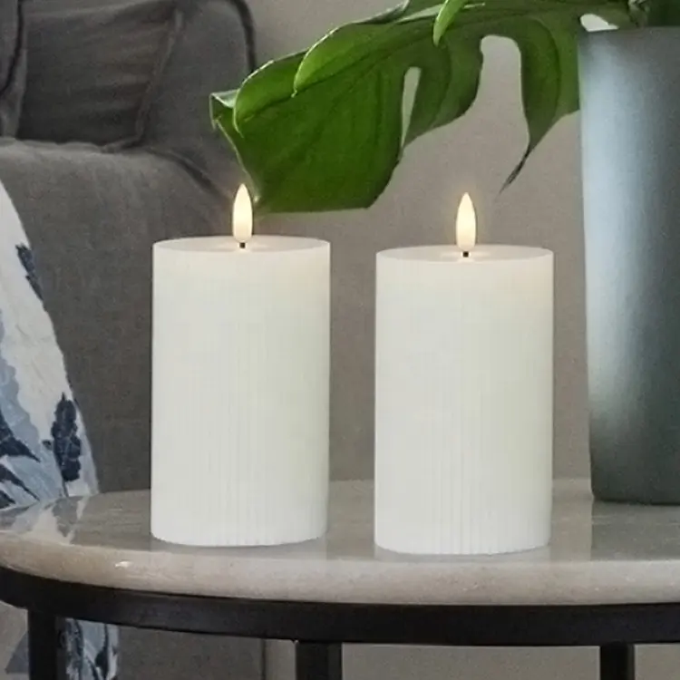 Home Decor 3D Real Flame Parafina Cera com nervuras Bateria Operado Falso Natal Eletrônico LED Flameless Pillar Candle para Casamento