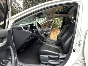Auto Usado Toyota Corolla Sedán, Bajo Kilometraje, Confiable, Transmisión Automática, Asientos <span class=keywords><strong>de</strong></span> Cuero, Techo Panorámico LED - Product Image 3
