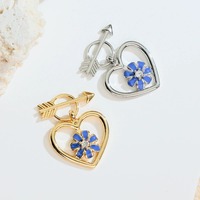 Colliers pendentifs en cuivre et laiton pour femmes ACME, vente chaude, dernières nouveautés, vente en gros d'usine, insert en émail bleu, élément flèche et fleur