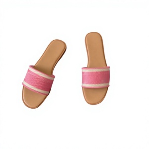 Sandales plates pour femmes MR Fashion en cuir véritable à bout ouvert, style mules, imprimé multicolore, décorées de boucles, pour l'été - Product Image 5