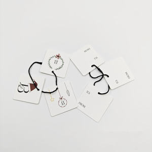 Étiquettes suspendues personnalisées de luxe en papier de coton écologique, finition gaufrée, imprimées en sérigraphie, pour chaussures, sacs et vêtements - Product Image 2