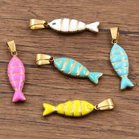 Pendentif créatif en acier inoxydable plaqué or, motif poisson porte-bonheur en émail coloré 7*28mm, pour la fabrication de bijoux DIY