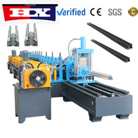 Machine de formage à froid pour tubes carrés de rayonnages polyvalents, solutions professionnelles de soudage pour rayonnages lourds.