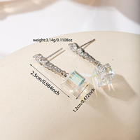 Boucles d'oreilles pendantes élégantes en argent scintillant, effet aurore boréale, cube de cristal irisé à facettes, serties de griffes, bijoux de mode pour femme, cadeau