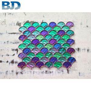 Tuile de mosaïque en verre marocain à effet écaille de poisson, finition brillante mate irisée bleu vert arc-en-ciel, pour crédence de salle de bain et décoration murale de cuisine - Product Image 3