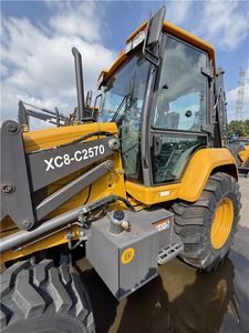 Potente Retroexcavadora XC8-C2570 con Impresionante Capacidad Operativa - Product Image 5