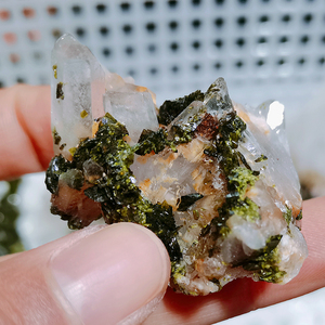 Tự Nhiên Epidote Khoáng Vật Thô Epidote Và Rõ Ràng Pha Lê Cụm Tứ Xuyên Vườn Thạch Anh Cụm Cho Trang Trí - Product Image 3