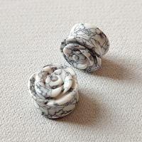 Gauges de piercing pour le sexe féminin en howlite, pierre organique sculptée à la main, motif floral, double évasement, 6-25 mm, cadeau classique pour fête et anniversaire
