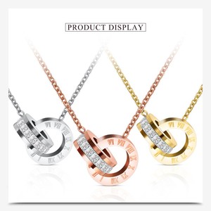 Collar de Diamantes en Oro Rosa de 13 mm con Corte Princesa y Números Romanos en Acero Inoxidable para Uso Diario - Product Image 5