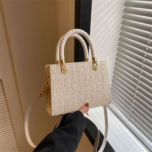 Sac messager tissé nouvelle collection, style tendance, sac à bandoulière d'été texturé, petit sac carré, sac de plage en paille écologique - Product Image 3
