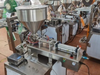 Machine de remplissage et de scellage de petits sachets de crème, de confiture et de sauce à trois ou quatre côtés