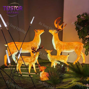 Sculpture lumineuse de cerf de Noël grandeur nature avec détails lumineux pour installations commerciales de fêtes - Product Image 5