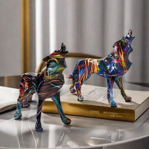 Adorno de Lobo Esculpido Artístico Europeo Transfronterizo para Decoración de Entrada del Hogar, Sala de Estar, Vinoteca y Oficina, de Resina - Product Image 2