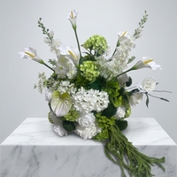 Bouquet de fleurs artificielles moderne pour mariage, thème blanc et vert, avec amarante suspendue pour la décoration de l'autel