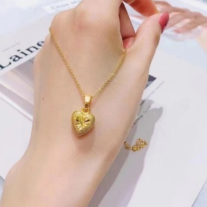 สร้อยคอจี้รูปหัวใจสีทองสไตล์โรแมนติกแบบดูไบสำหรับผู้หญิง ลายคลื่นน้ำแบบโปร่งแสง ไม่ลอกสี สร้อยทองเหลืองแบบเส้นเดี่ยว สำหรับงานแต่งงานและวันครบรอบ - Product Image 2