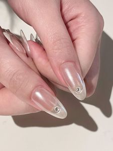 Vente en gros de faux ongles Aurora haut de gamme, 10 pièces, faits à la main, courts, en acrylique naturel, avec cristaux, personnalisables - Product Image 5