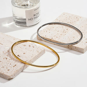 Commercio all'ingrosso di moda 18K placcato <span class=keywords><strong>oro</strong></span> in acciaio inox gioielli superficie liscia <span class=keywords><strong>cavigliera</strong></span> braccialetto impermeabile per <span class=keywords><strong>donna</strong></span> cavigliere C249315 - Product Image 4