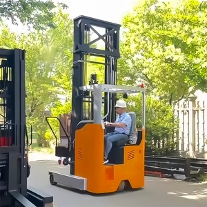 รถยกไฟฟ้าแบบ Reach Truck Stacker ขนาด 1.5 ตัน 2 ตัน 3 ตัน พร้อมความสูงยก 3 ม. 4 ม. 5 ม. 6 ม. 7 ม. - Product Image 2