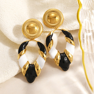 ต่างหูทรงเรขาคณิต ชุบทอง 18k สแตนเลสทรงหยดน้ำ เครื่องประดับแฟชั่นสำหรับผู้หญิง EH12220 - Product Image 4