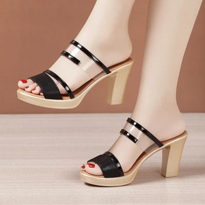 Chaussons pour femmes tendance 2024, été, nouveau talon épais, transparent, antidérapant, talon haut, chaussures à <span class=keywords><strong>talons</strong></span> hauts pour filles, chaussons à <span class=keywords><strong>talons</strong></span> hauts pour femmes - Product Image 3