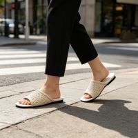 Usine de chaussures personnalisées, antidérapantes, acceptant les logos personnalisés, tongs plates décontractées pour femmes, pour l'extérieur