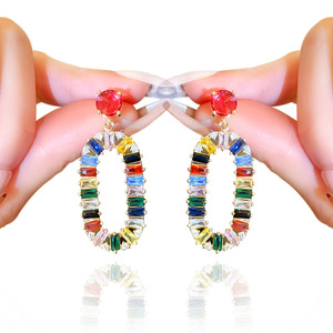 Orecchini a Perno Ovali con Fiori Colorati per Donne, Accessori per Orecchie Freschi da Indossare Ogni Giorno - Product Image 2