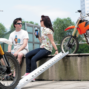 <span class=keywords><strong>Rampe</strong></span> <span class=keywords><strong>de</strong></span> moto en aluminium, capacité <span class=keywords><strong>de</strong></span> 440 lb, <span class=keywords><strong>rampe</strong></span> <span class=keywords><strong>de</strong></span> chargement portable pour moto tout-terrain, vélo et vélo électrique, camionnettes, remorques et abris - Product Image 2