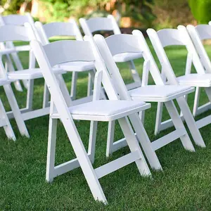 イベント用の屋外パッド入りホワイトウェディングバンケットウィンブルドンプラスチック樹脂ウッドパーティー折りたたみ式折りたたみ椅子
