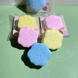 Jouets anti-stress en forme de gâteau au lait style Kawaii, mignons, à remontée lente, en PU, pour enfants, vente en gros - Product Image 3