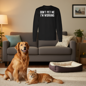 Camiseta de manga larga con estampado de Don't Pet Me I'm Working, regalo para amantes de las mascotas - Product Image 3