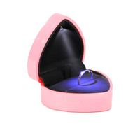 Boîte à bague de luxe simple en forme de cœur, laquée, avec logo personnalisé, pour bijoux, diamant, lumière LED bleue, mariage, fiançailles, vente en gros