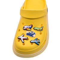 Nouveaux accessoires pour chaussures en PVC HY 2026, décorations en caoutchouc souple, breloques en PVC pour la décoration de chaussures en caoutchouc, breloques avion