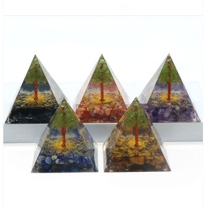 New Arrival Custom Polished Crystal Resin Pyramid Fashionable Folk Crafts Gemstone Feng Shui Spiritual Gift Crystal Decorations
