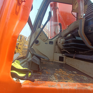 รถขุด DOOSAN DH220 มือสอง 22 ตัน เครื่องยนต์คัมมินส์ ปั๊มไฮดรอลิกคาวาซากิ มอเตอร์ วาล์ว KYB ชั่วโมงการใช้งานต่ำ สภาพ 90% ใหม่ ราคาแข่งขัน ปี 2023 - Product Image 4