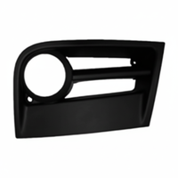 Nouveau moulage droit POLIPLAST avec trou pour phare antibrouillard en polypropylène compatible avec Mercedes pour les modèles MP4/MP5 et Cabina