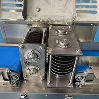 Machine à déchiqueter et à trancher la viande de poulet entièrement automatique en acier inoxydable pour la préparation de kebabs en restaurant, capacité de 600 kg/h