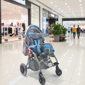 Fauteuil roulant manuel pédiatrique réglable CE pour enfants, pliable, avec support postural, en vente - Product Image 3